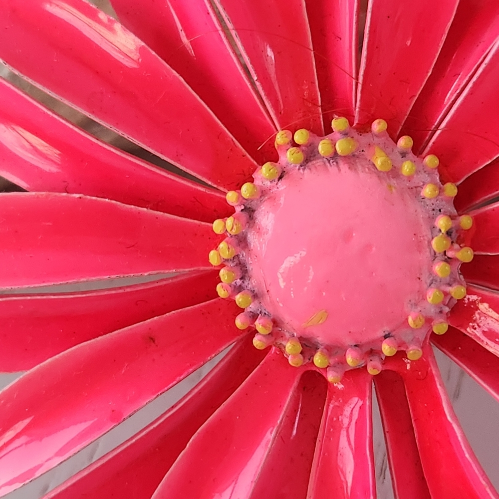 Mid Century Large Pink Flower Brooch - Picture 3 of 6